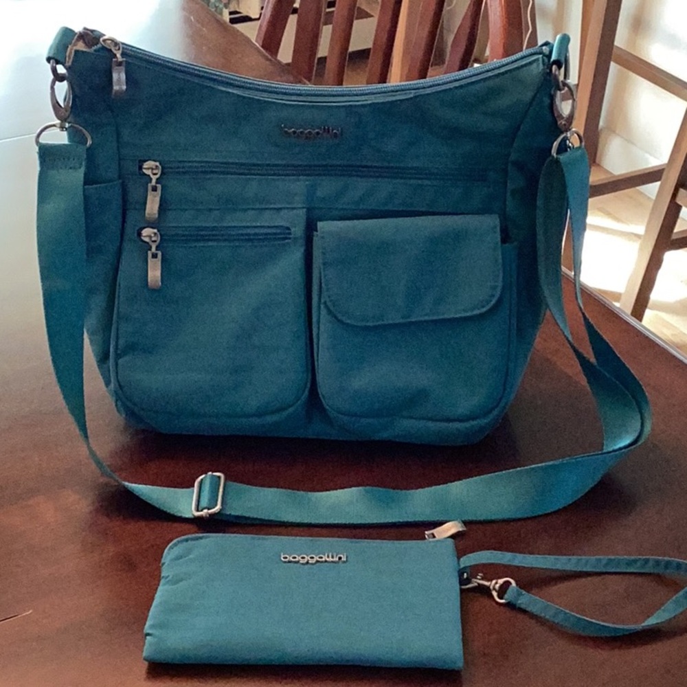 Baggallini Modern Everywhere Crossbody Bag - Seaside Blue